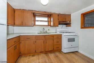37 Bergen St-Unit -2 in Garfield, NJ - Building Photo - Building Photo