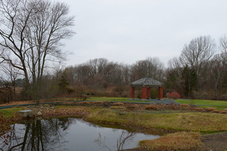 Barrington Cove Apartments in Barrington, RI - Building Photo - Building Photo