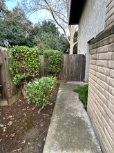 2901-2903 Lillard Dr in Davis, CA - Foto de edificio - Building Photo