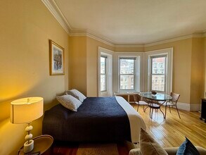 169 Beacon St, Unit 4-1 in Boston, MA - Building Photo - Building Photo