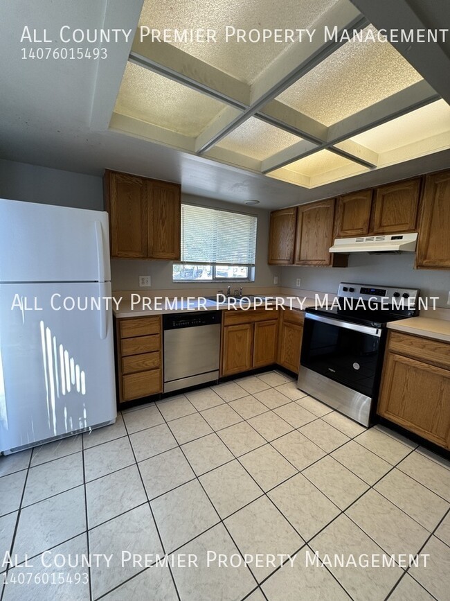 2264 Greenview Cir in Orlando, FL - Building Photo - Building Photo