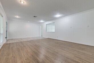 6903 Alderney Dr in Houston, TX - Building Photo - Building Photo
