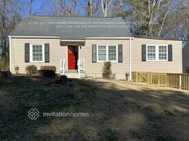 2493 Romain Way in East Point, GA - Building Photo