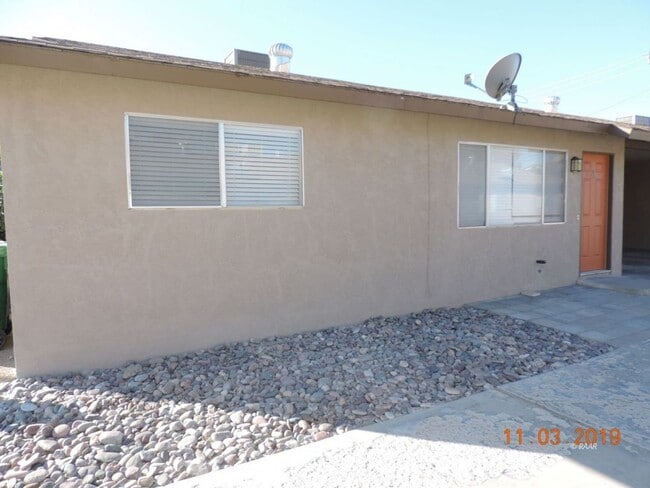 833 N Sanders St in Ridgecrest, CA - Building Photo - Building Photo