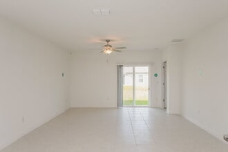 17919 Blissful Stars Dr in Lutz, FL - Foto de edificio - Building Photo