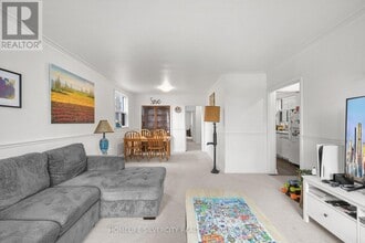 430-430 Ridelle Ave in Toronto, ON - Building Photo - Building Photo