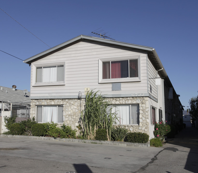 6722 Vineland Ave in North Hollywood, CA - Building Photo