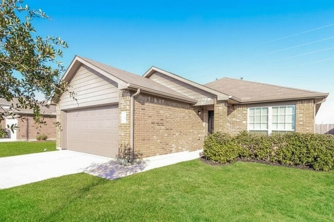 58 Santa Barbara Dr in Manvel, TX - Building Photo - Building Photo