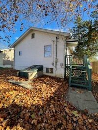 711 Logan Ave - 6