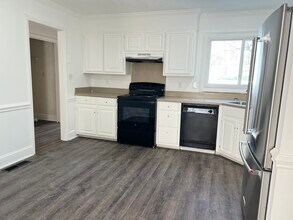 8429 Meadowcroft Ct in Charlotte, NC - Building Photo - Building Photo