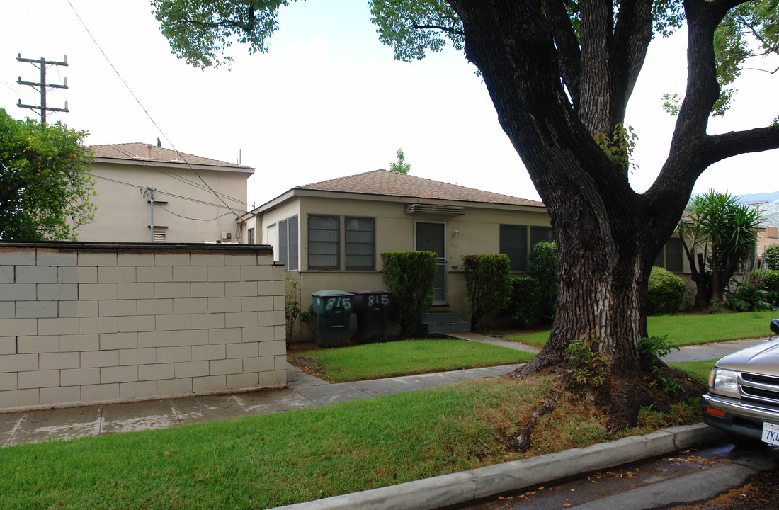 930 Zook Dr in Glendale, CA - Building Photo