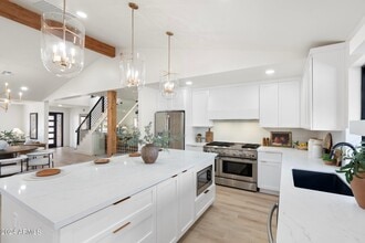 1643 W Griswold Rd in Phoenix, AZ - Building Photo - Building Photo