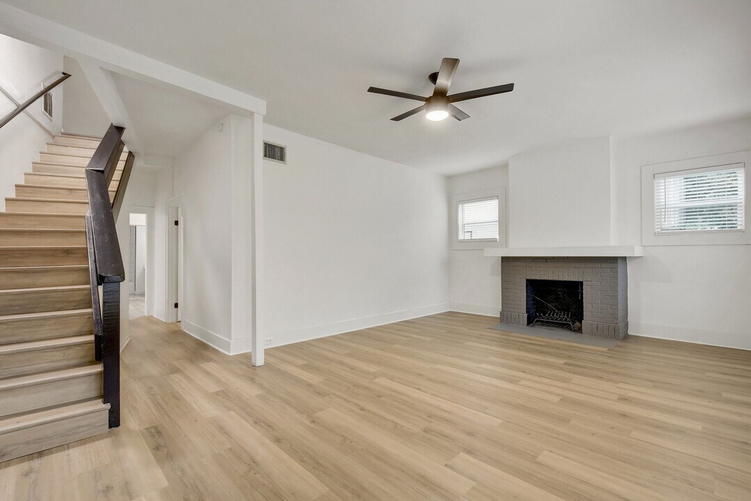 1904 David St in Austin, TX - Building Photo