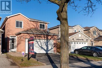 113 Cimmaron St in Markham, ON - Building Photo - Building Photo