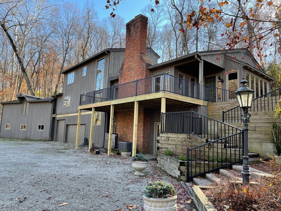 3400 Woodside Rd in Louisville, KY - Building Photo