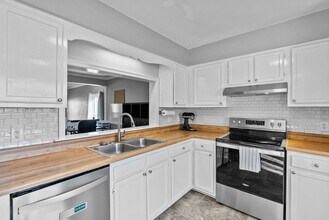 4553 Marlwood Way in Virginia Beach, VA - Building Photo - Building Photo