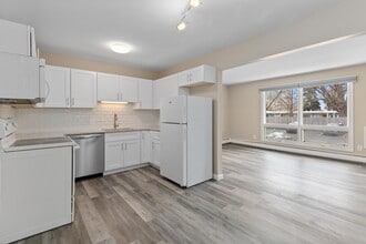 1545 Cherboneau Pl, Unit 41 in Detroit, MI - Foto de edificio - Building Photo