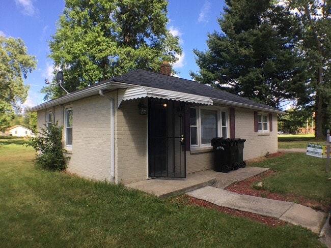 111 Edward Ave in Elyria, OH - Building Photo - Building Photo