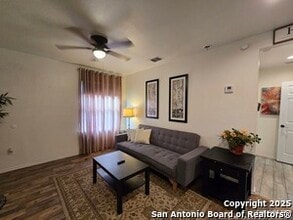 522 Overhill Dr in San Antonio, TX - Building Photo - Building Photo