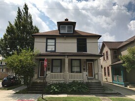449-451-451 Reinhard Ave in Columbus, OH - Building Photo
