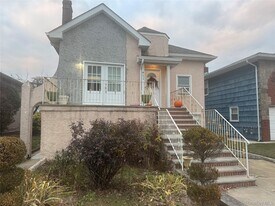 411 W Walnut St in Long Beach, NY - Building Photo