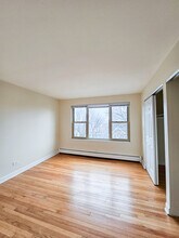 1774 W Highland Ave, Unit #306 in Chicago, IL - Building Photo - Building Photo