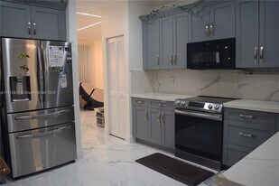 538 Slippery Rock Rd in Weston, FL - Building Photo