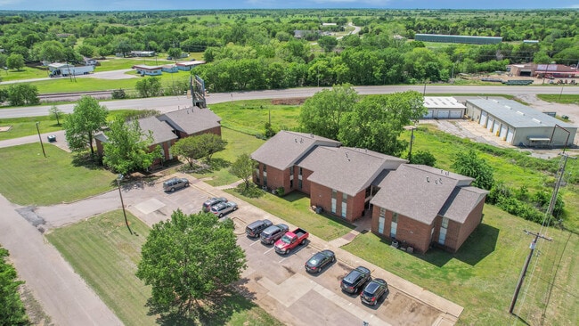 500 First St in Kingston, OK - Building Photo - Building Photo