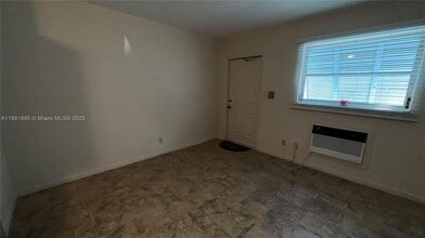 2400 SW 42nd Ave in Fort Lauderdale, FL - Building Photo - Building Photo