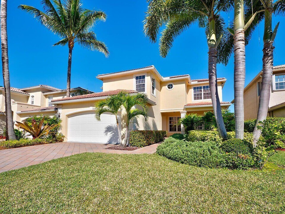 8859 Hidden Acres Dr in Boynton Beach, FL - Building Photo