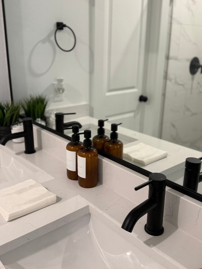 5527 Denmark St in Houston, TX - Building Photo - Building Photo