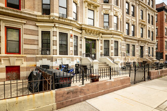 1387 Dean St in Brooklyn, NY - Foto de edificio - Building Photo