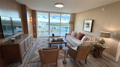 400 Sunny Isles Blvd in Sunny Isles Beach, FL - Building Photo - Building Photo