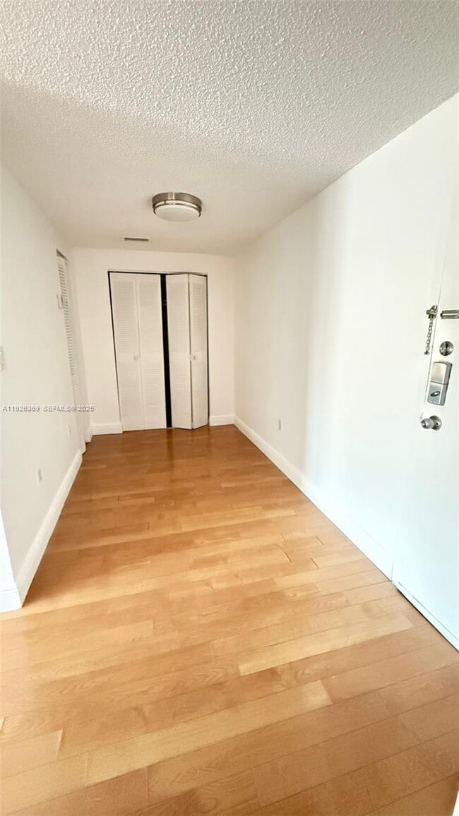 1540 Meridian Ave in Miami Beach, FL - Building Photo - Building Photo