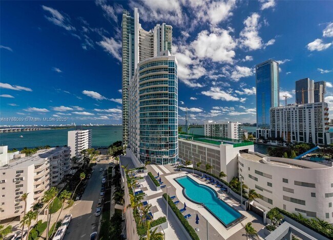 480 NE 30th St, Unit # 904 in Miami, FL - Building Photo - Building Photo