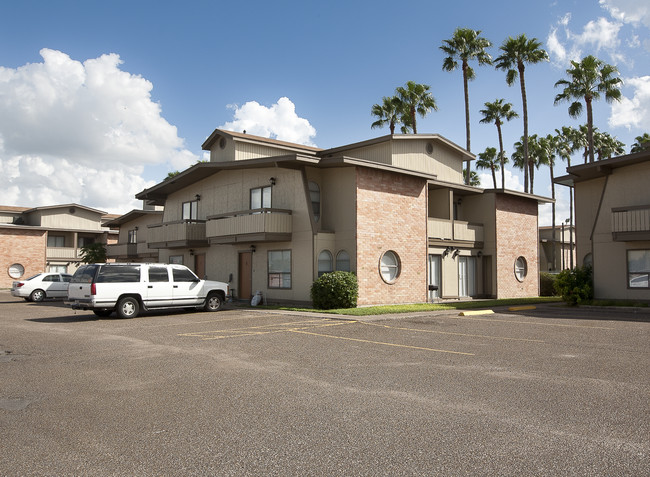 Evergreen Square in McAllen, TX - Building Photo - Building Photo