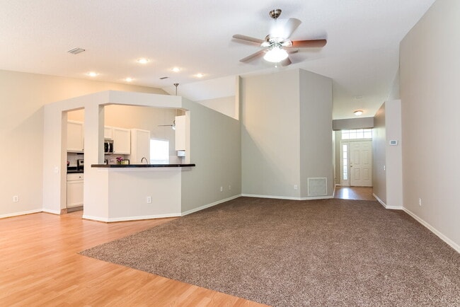12706 Early Run Ln in Riverview, FL - Building Photo - Building Photo