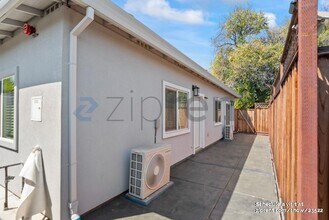 881 Kenneth Ave in Campbell, CA - Foto de edificio - Building Photo
