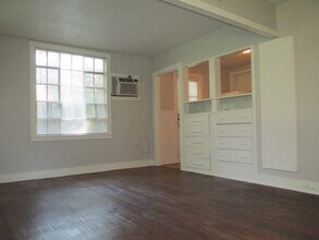 916 Keith Ln in Austin, TX - Building Photo - Building Photo