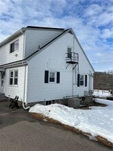 103 Oak St in Westerly, RI - Building Photo - Building Photo