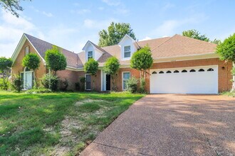 2443 Minda Path in Memphis, TN - Foto de edificio - Building Photo
