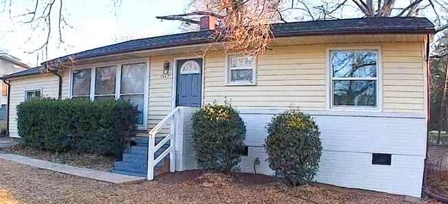 property at 1542 E Perry St