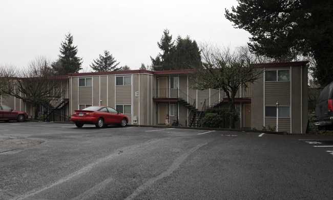 Walnut Place Apartments in Tigard, OR - Building Photo - Building Photo