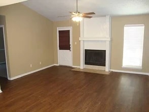 136 Byron Dr in Victoria, TX - Foto de edificio - Building Photo