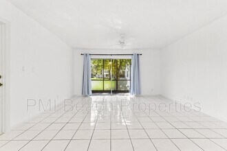 345 W Laurel Dr in Margate, FL - Building Photo - Building Photo