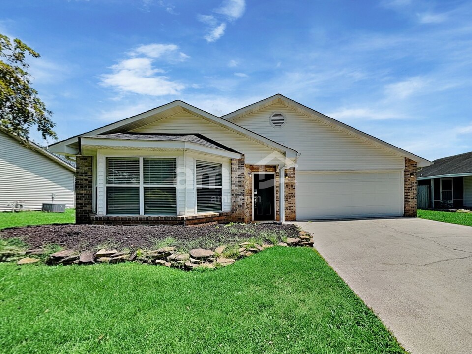 2524 Cinema Dr in Maryville, TN - Building Photo