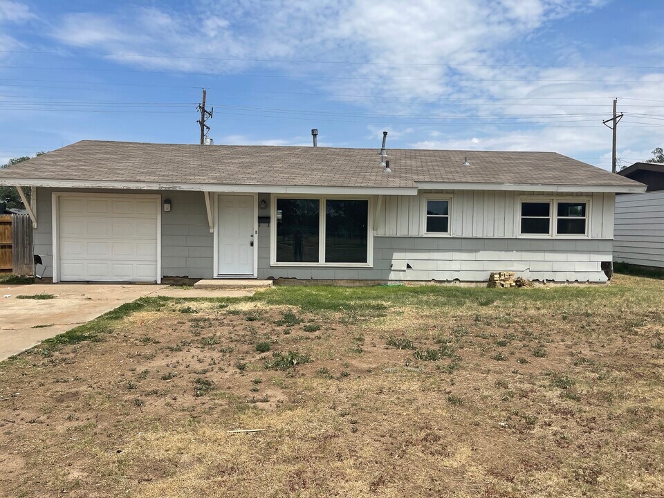2205 S Nelson St in Amarillo, TX - Building Photo