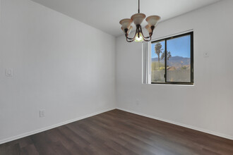 2039 Norloti St in Palm Springs, CA - Foto de edificio - Building Photo