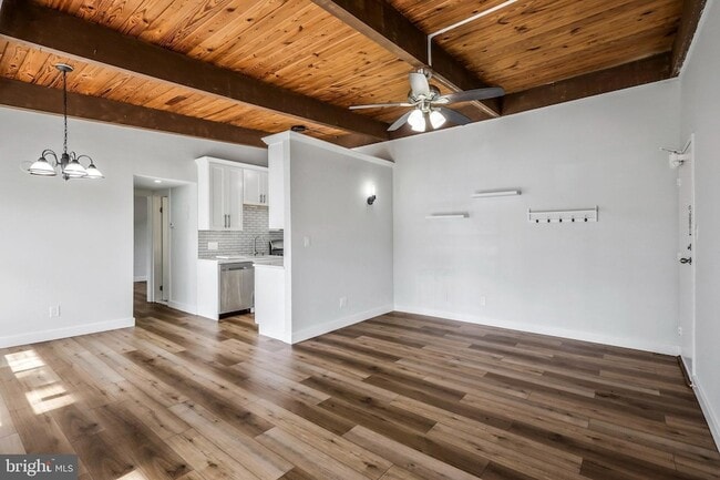 7758 Donnybrook Ct, Unit 201 in Annandale, VA - Building Photo - Building Photo