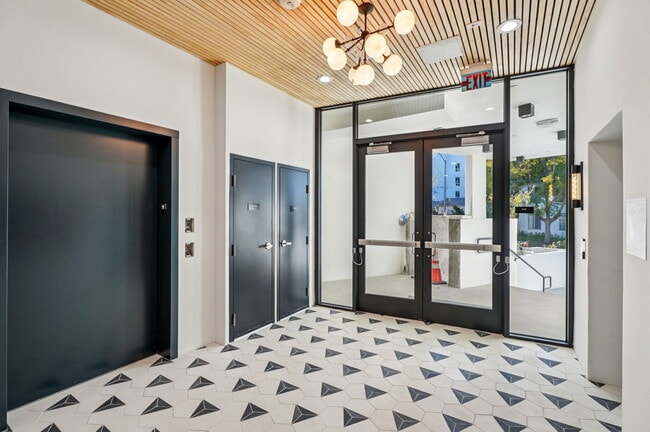 The Spaulding in Los Angeles, CA - Foto de edificio - Building Photo